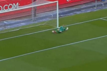 Έκαψε την ομάδα του με απίστευτο αυτογκόλ