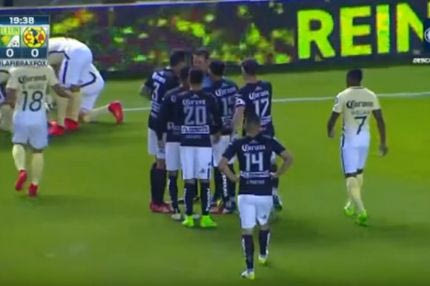 Μεταγραφικός στόχος της ΑΕΚ, πήγε να κόψει τη μπάλα σε αντίπαλο