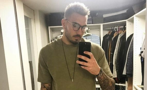 Ο Ρομπέρτο αποθέωσε Χολέμπας με μεσαίο… δάχτυλο