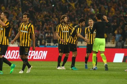 Νίκησε ο Ολυμπιακός, στον τελικό η ΑΕΚ!