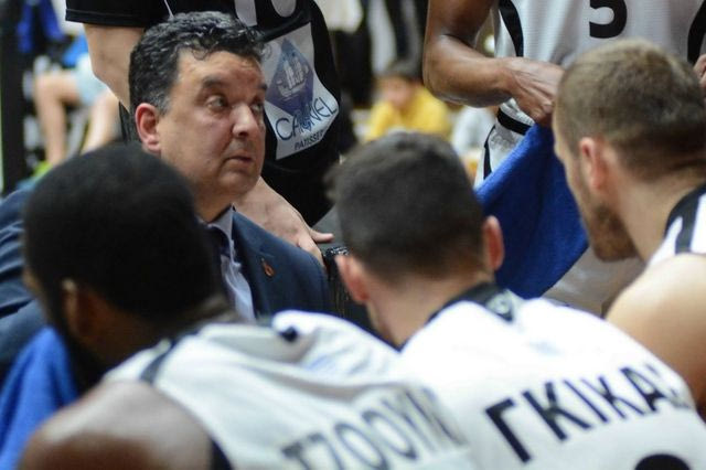 Ο Αγγέλου κατέβηκε από το τρένο που γύριζε στην Πάτρα