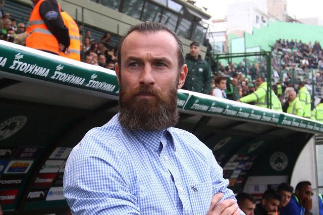 Το ξεχωριστό σακάκι του Αμανατίδη (PHOTO)