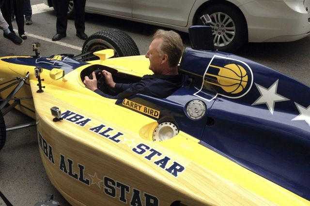 Πέταξε το… Πουλί από τους Πέισερς