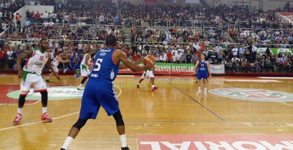 Ο Τζέι Κόβαν Μπράουν “ξεγύμνωσε” την Εφές