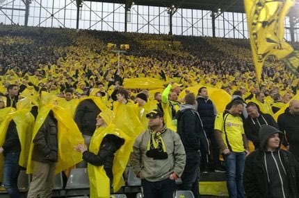 Το κορεό των οπαδών της Ντόρτμουντ αξίζει χειροκρότημα!