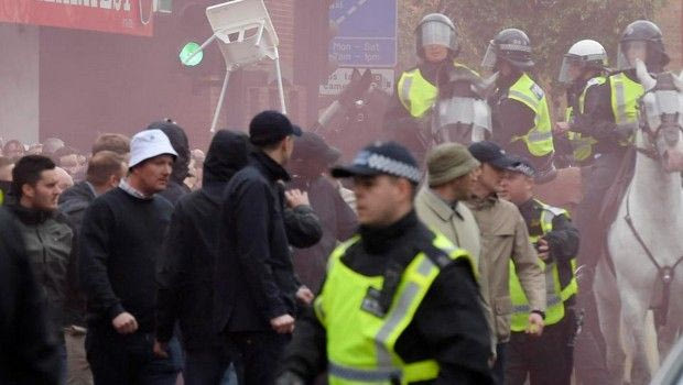 Το ιστορικό Τότεναμ-Άρσεναλ ξεκίνησε με ξύλο!