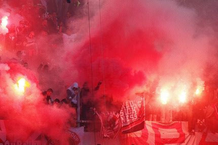 Οι δύο ξανθιές της showbiz που έβαλαν… φωτιά στα επίσημα του “Καραϊσκάκης”