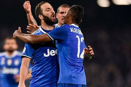 Στη συλλεκτική φωτογραφία “κρύφτηκε” ο Ιγκουαΐν!