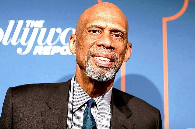 Οι Μπακς ευχήθηκαν χρόνια πολλά στον τεράστιο Τζαμπάρ!