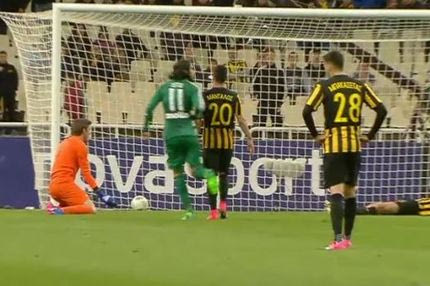 Ο Μπεργκ σκόραρε και ο Λέτο έφτυνε τον Μάνταλο