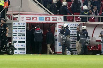 Τα ΜΑΤ χτυπούν, οι αρμόδιοι σιωπούν