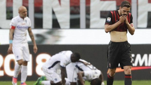 Νέο “πλήγμα” για Μίλαν: “πέσιμο” σε παίκτη σε γκαράζ!