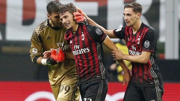 Βουτιά στο παρελθόν η Μίλαν με τις νέες εμφανίσεις της!