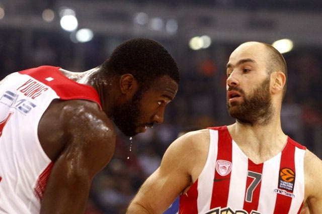 Σαλάτα του… ΣΕΦ από Ολυμπιακό, πάει για διπλό στην Τουρκία