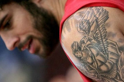 Τα τατουάζ των παικτών του Ολυμπιακού και η σημασία τους
