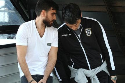 Στον αγωνιστικό χώρο για… εμψύχωση ο Γιώργος Σαββίδης!