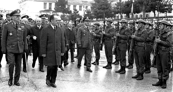 Η χούντα της φαιδράς πορτοκαλέας