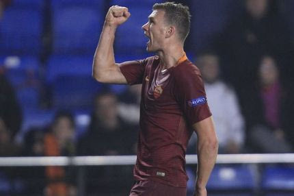 Στα 34 γκολ ο Τζέκο, αποθέωση και από τους αντιπάλους για Τότι