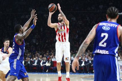 Άργησε να παίξει μπάσκετ ο Ολυμπιακός, δεν έφτανε ο Σπανούλης