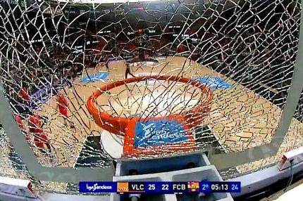 Ο Ντιανιέ έκανε το ταμπλό χίλια κομμάτια!