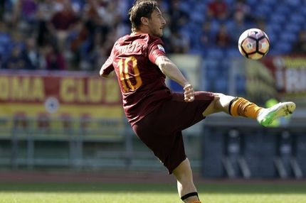 “Παθαίνεις πλάκα” με το νέο χρυσό παπούτσι του Τότι