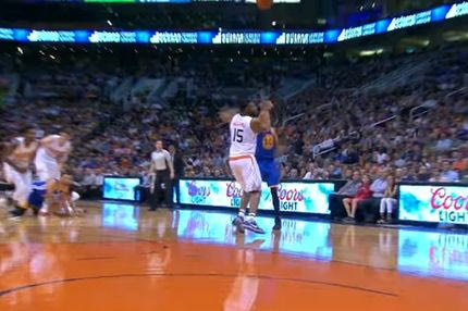 Τρομερό κατά λάθος τρίποντο από τους Γουόριορς