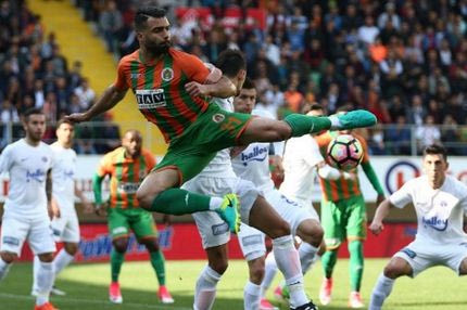 Απίστευτο: Τρία πέναλτι σε 16 λεπτά η Αλάνιασπορ του Τζαβέλλα!