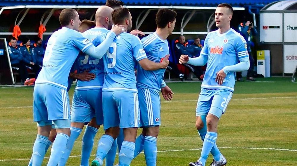 Βλέπει Σέρβο “βράχο” για την άμυνα η ΑΕΚ