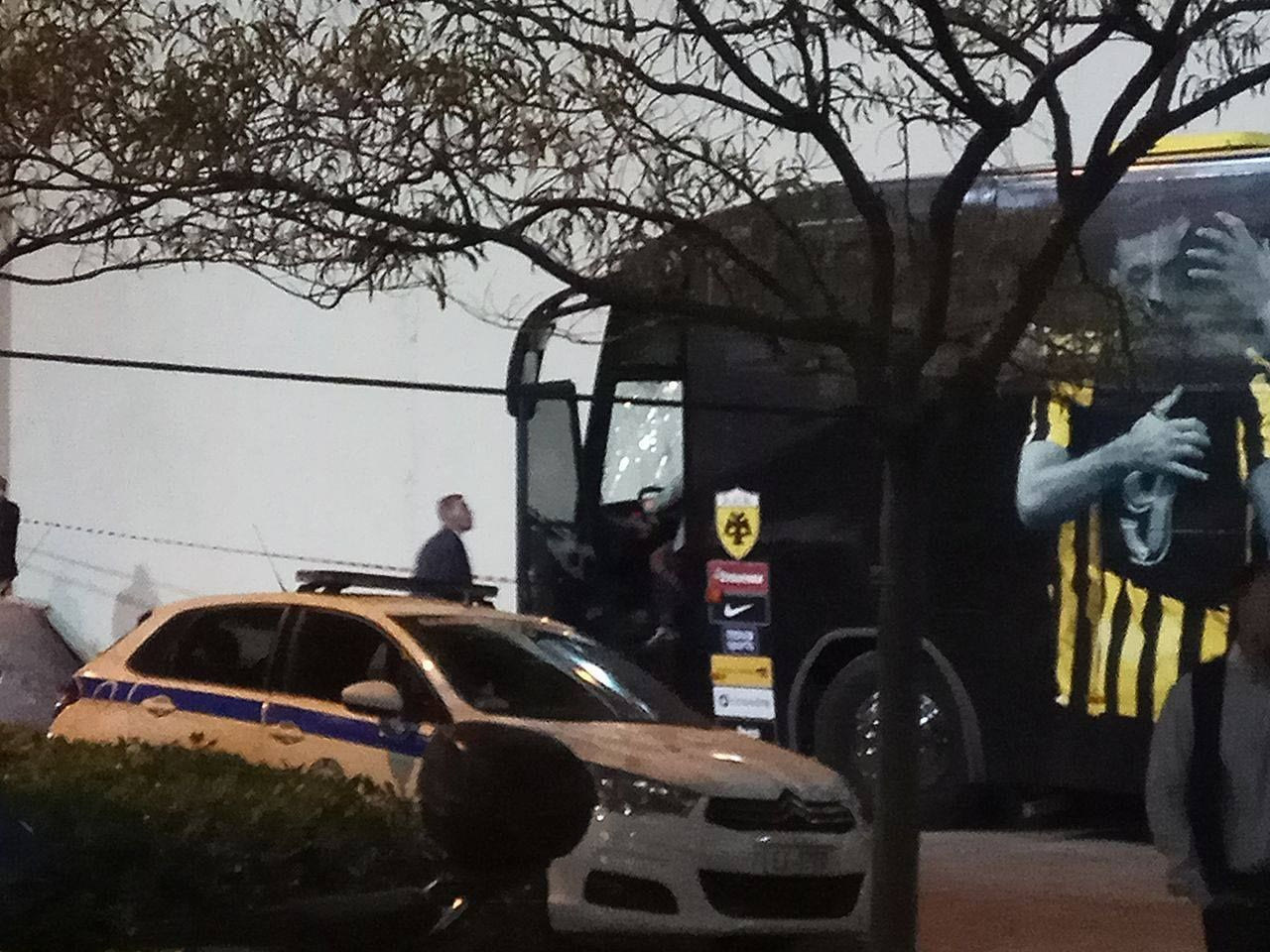 Έσπασαν το πούλμαν της ΑΕΚ!