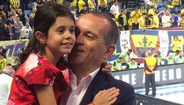 Στα ουράνια με την κόρη του ο Γιώργος Αγγελόπουλος