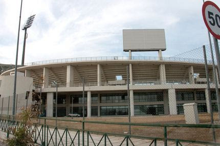 VIDEO: Δακρυγόνα και ένταση έξω από το γήπεδο!