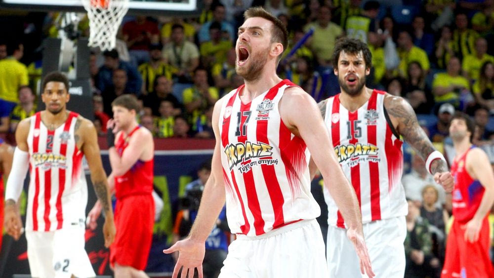 Την τελευταία στιγμή με Μάλαγα ο Μάντζαρης