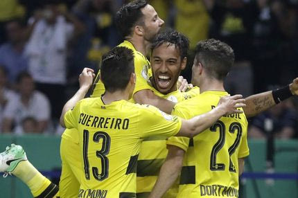 Σήκωσε την κούπα ο Παπασταθόπουλος