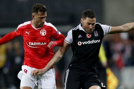 Oπαδοί ζητούν από την “καυτή” σύζυγο του Τόσιτς να μην κάνουν σεξ για χάρη της Μπεσίκτας!