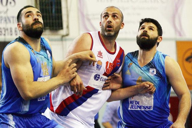 Δούκας: “Η τρομοκρατία της Νέας Σμύρνης”