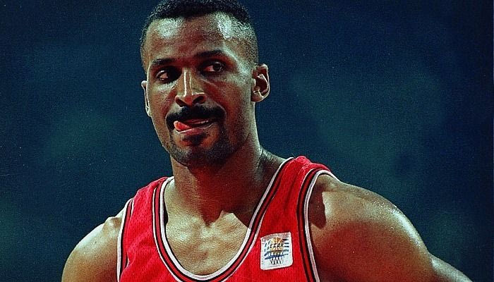 Έντι Τζόνσον στο Contra.gr: “Ποιος Αλβέρτης; Δεν είχα αντίπαλο στην Ελλάδα”