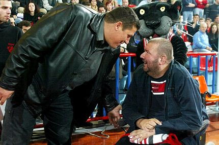 Μπλουζάκι-υπόκλιση στο μεγαλειώδες παρελθόν από τον Πανιώνιο