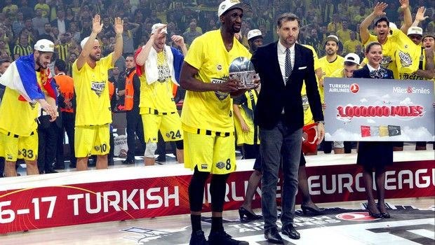 Ο “τα κανω όλα” Ούντο σήκωσε και δεύτερη κούπα!