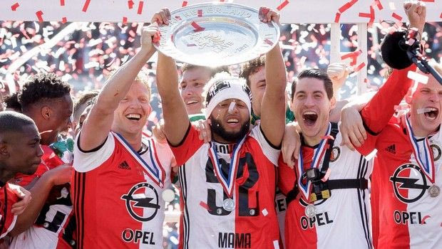 Είπε “όχι” στον Ολυμπιακό και σήκωσε κούπα με Φέγενορντ μετά από 18 χρόνια!