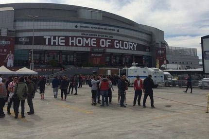 Οι πρώτοι Ολυμπιακοί παίρνουν τις θέσεις τους στο “Σινάν Ερντέμ”