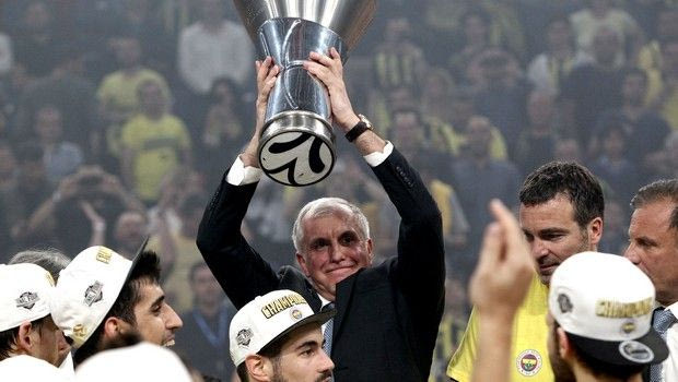 Οι πανηγυρισμοί του Ομπράντοβιτς με το νέο του λάφυρο