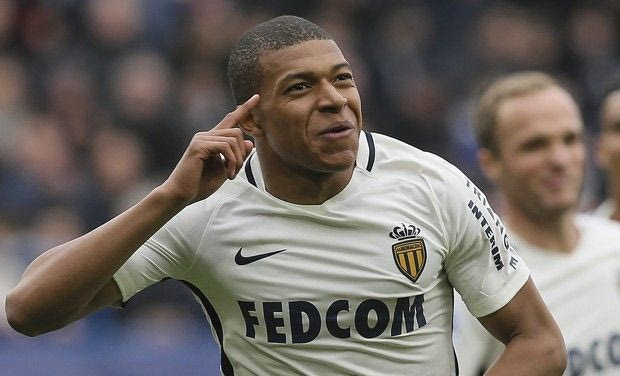 Τα αδέρφια Μπαπέ μαζί στον αγωνιστικό χώρο!