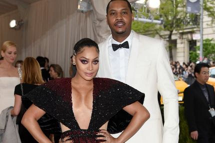 Μέχρι και τη βέρα: Τα πέταξε όλα η σύζυγος του Καρμέλο