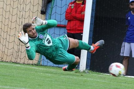 Τον ίδιο κίπερ βλέπουν Ολυμπιακός και ΠΑΟΚ