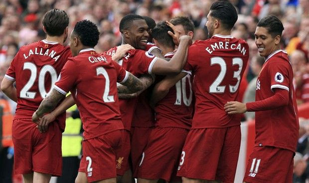 Πιο πιτζάμα κι από πιτζάμα η νέα εμφάνιση της Λίβερπουλ!