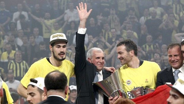 Αυτός κέρδισε τη μεγαλύτερη αγκαλιά του Ομπράντοβιτς