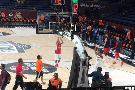 Οι πρώτοι “ερυθρόλευκοι” που πάτησαν παρκέ δεν ήταν παίκτες