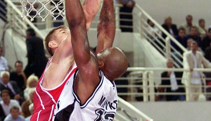 Αποκλείει τον ΠΑΟΚ, κατακτά κύπελλο ο Ολυμπιακός