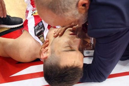 Ο Παπαπέτρου σωριάστηκε και τρόμαξε το ΣΕΦ!