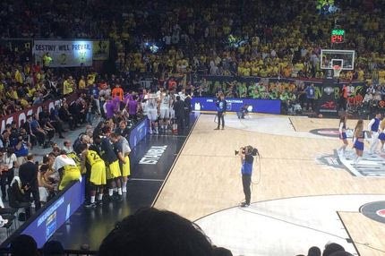 Τον έδιωξαν από τον πάγκο της Φενέρμπαχτσε!